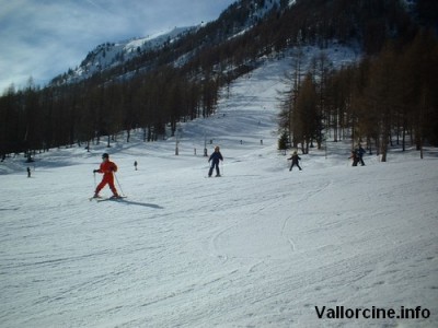 Skieurs à la poya